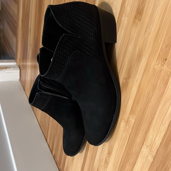 Lucky Brand ankle boots like new! - Picture 3 of 5